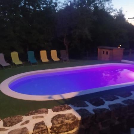 La Grange De Salvaneix Gite Pour 15 Personnes 7 Chambres Avec 6 Sdb-6Wc Sarran Exterior foto