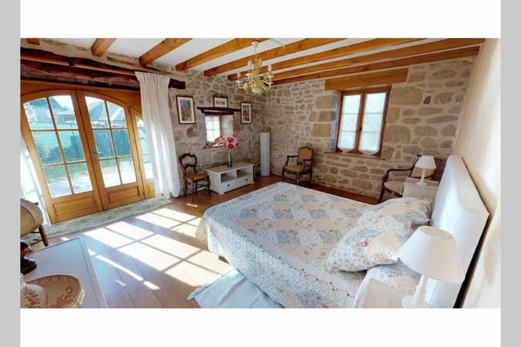 La Grange De Salvaneix Gite Pour 15 Personnes 7 Chambres Avec 6 Sdb-6Wc Sarran Exterior foto