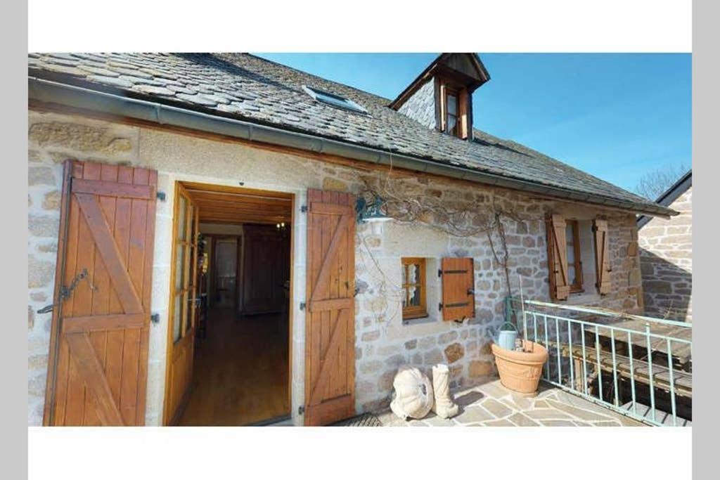 La Grange De Salvaneix Gite Pour 15 Personnes 7 Chambres Avec 6 Sdb-6Wc Sarran Exterior foto